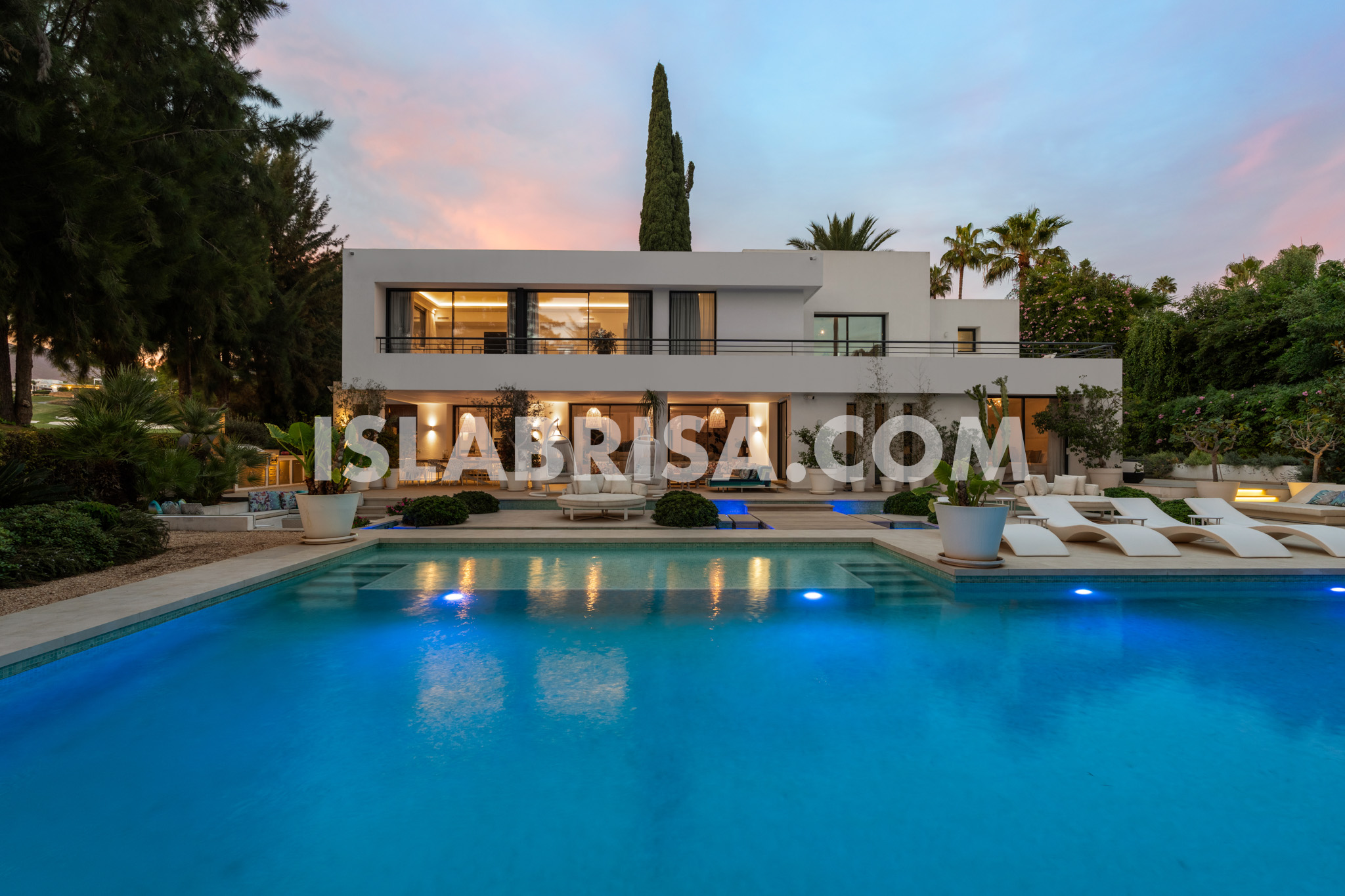 Incredible Frontline Golf Modern House in Las Brisas, Nueva Andalucía, Marbella